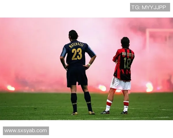 朴次茅斯与斯肯索普的激烈对决展现英格兰足球的魅力与竞争精神